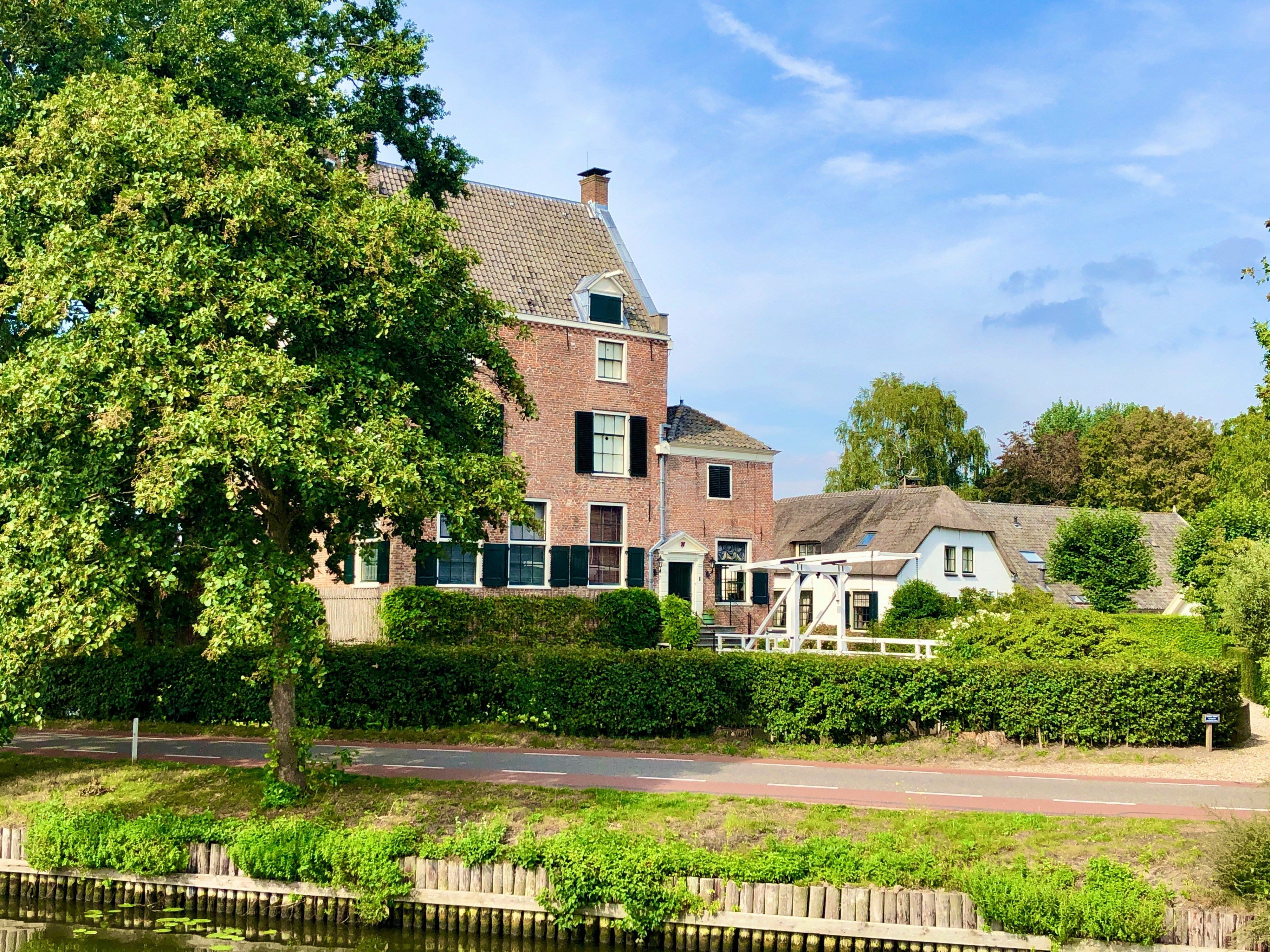 View 2 of Hello woreld